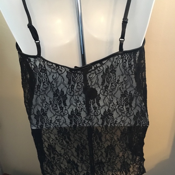 Guess x2 Lace Tops - Picture 6 of 7